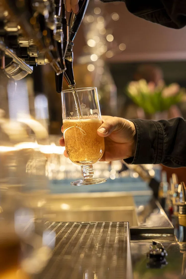 Öl serveras på King's Hill